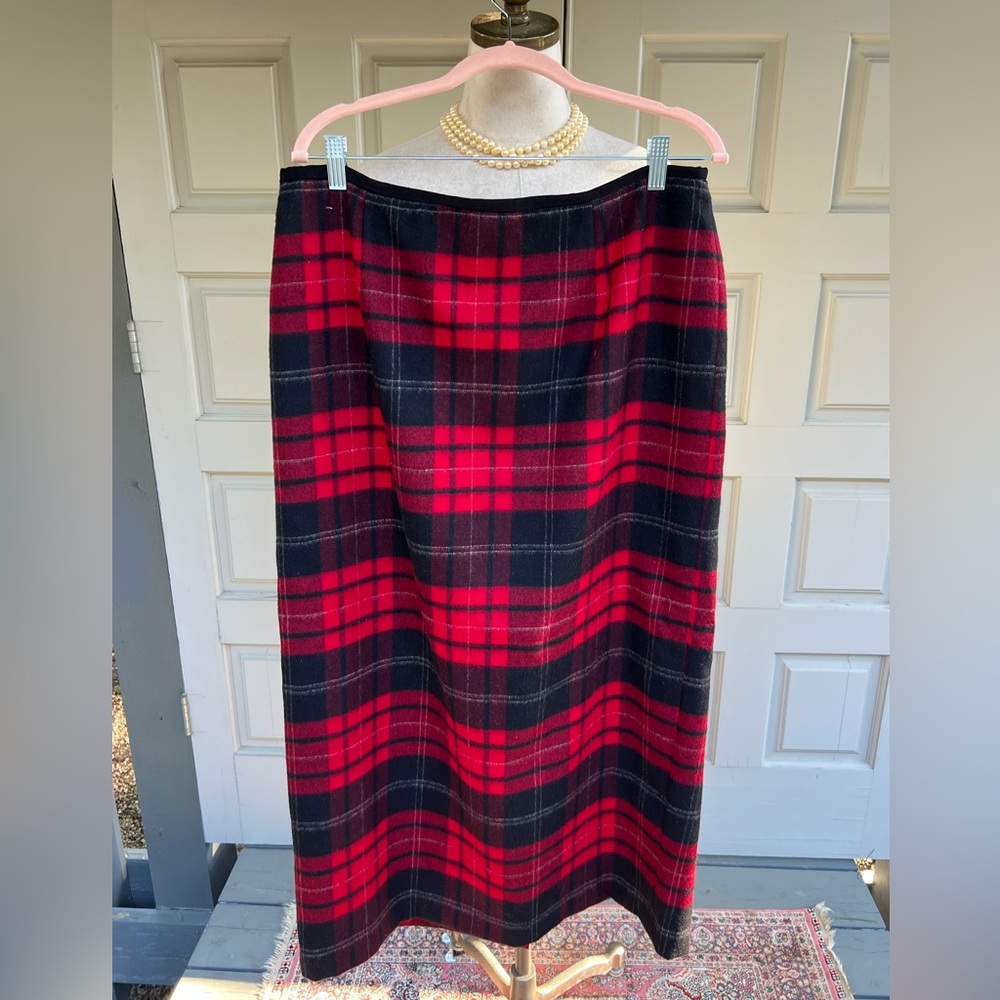 Talbots Plaid Red and Black Women's Wool Blend Skirt